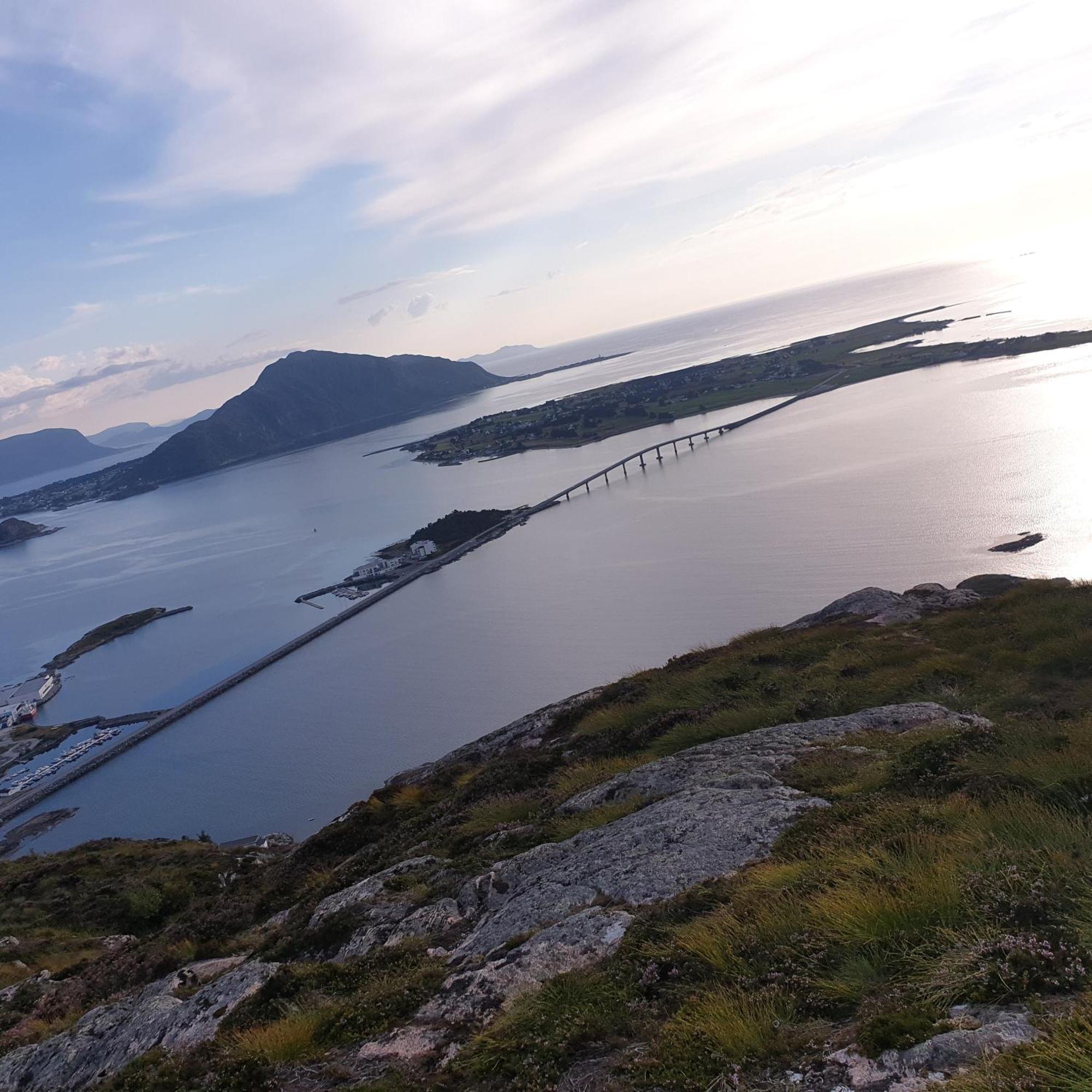 Leilighet Naer Flyplass Og Alesund Sentrum Ytterland Exterior foto